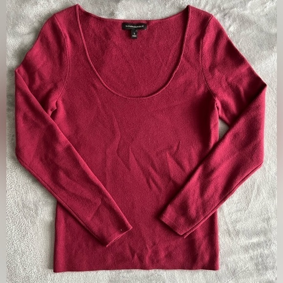 Banana Republic Sweaters - 𝅺banana republic round wide neck sweater S